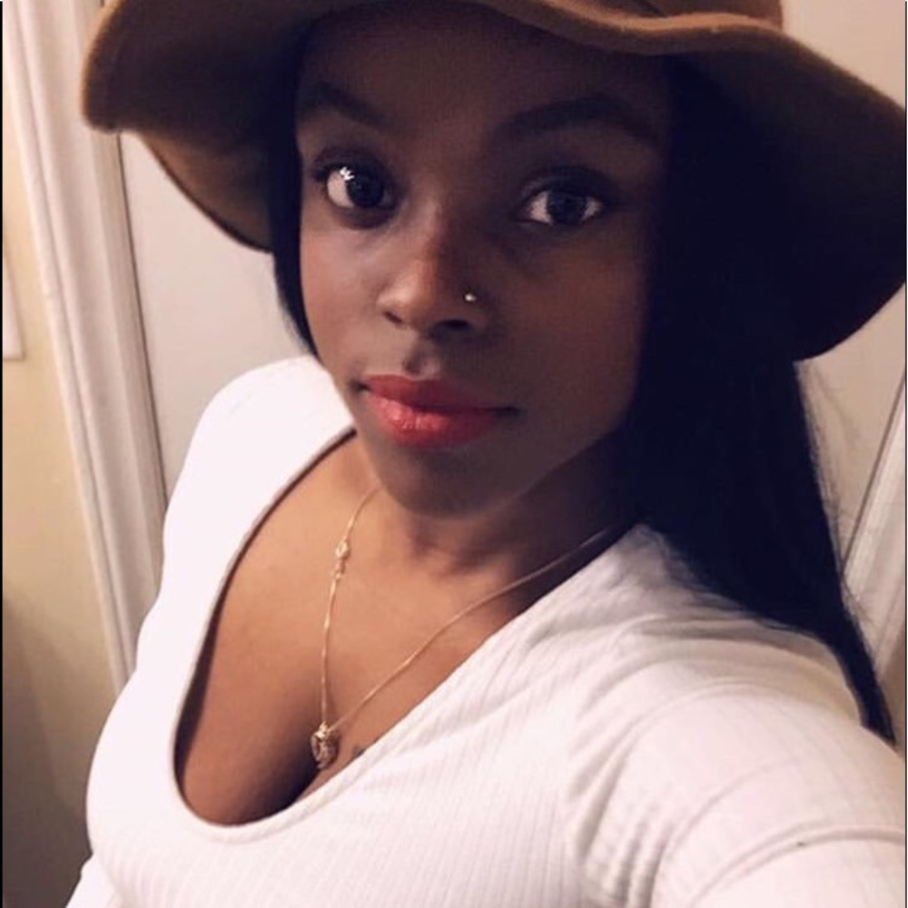 Meet your Posher, Latejah